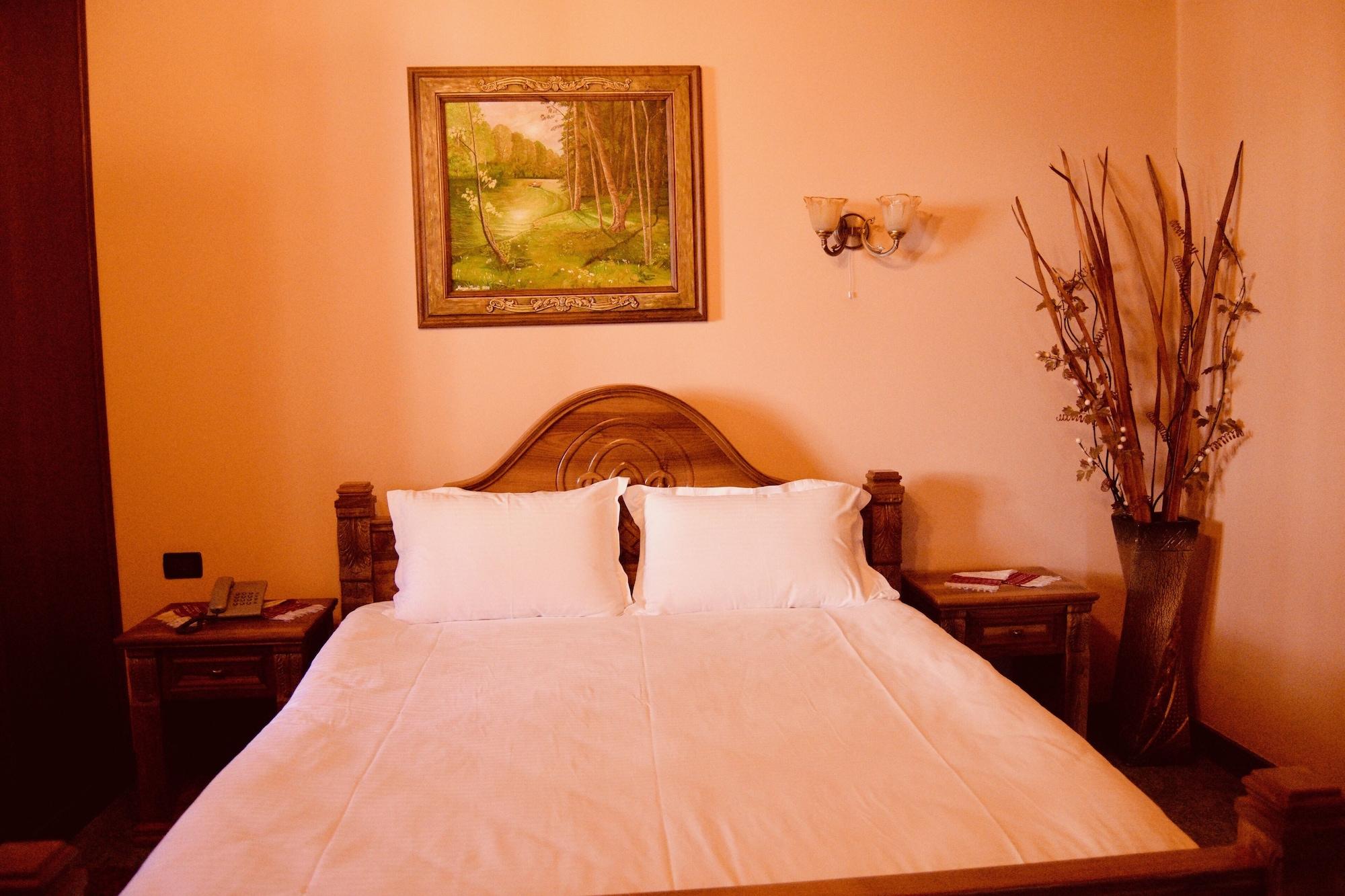 Brilant Antik Hotel Тирана Экстерьер фото