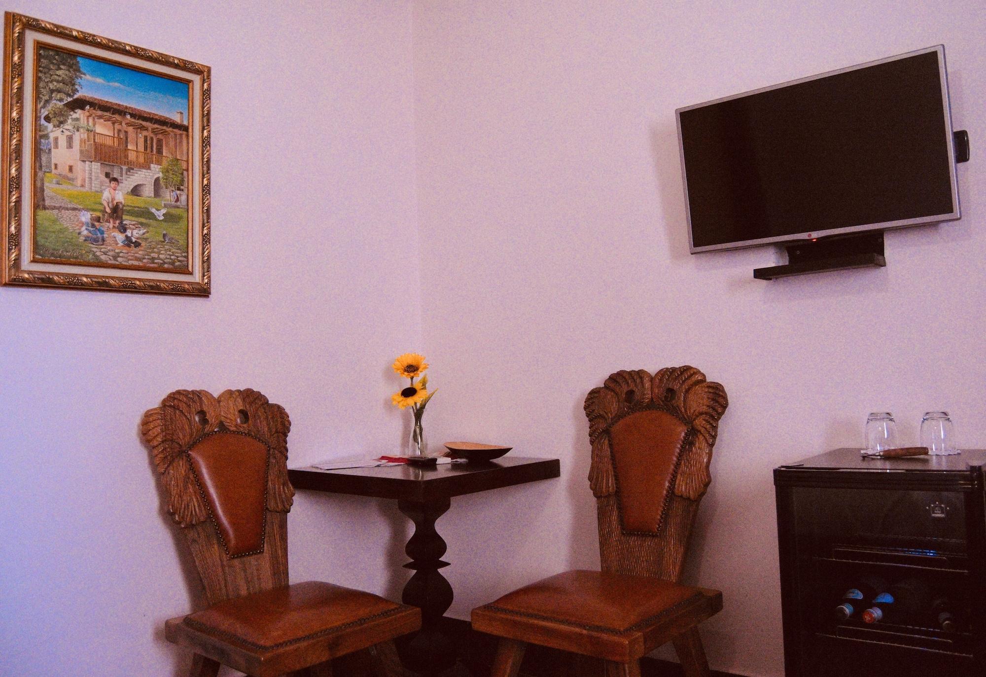Brilant Antik Hotel Тирана Экстерьер фото
