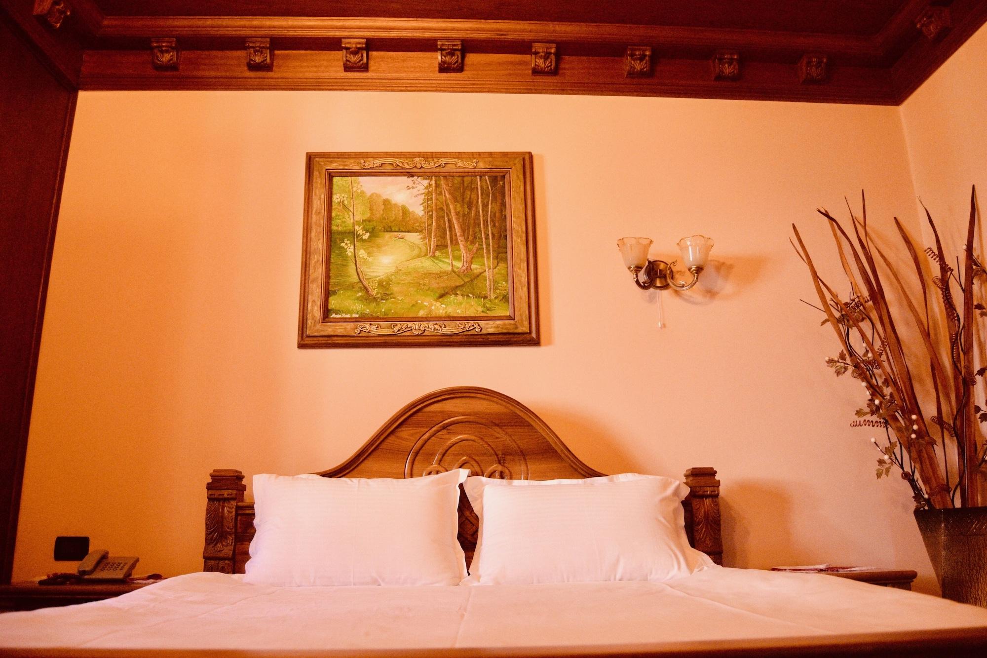 Brilant Antik Hotel Тирана Экстерьер фото