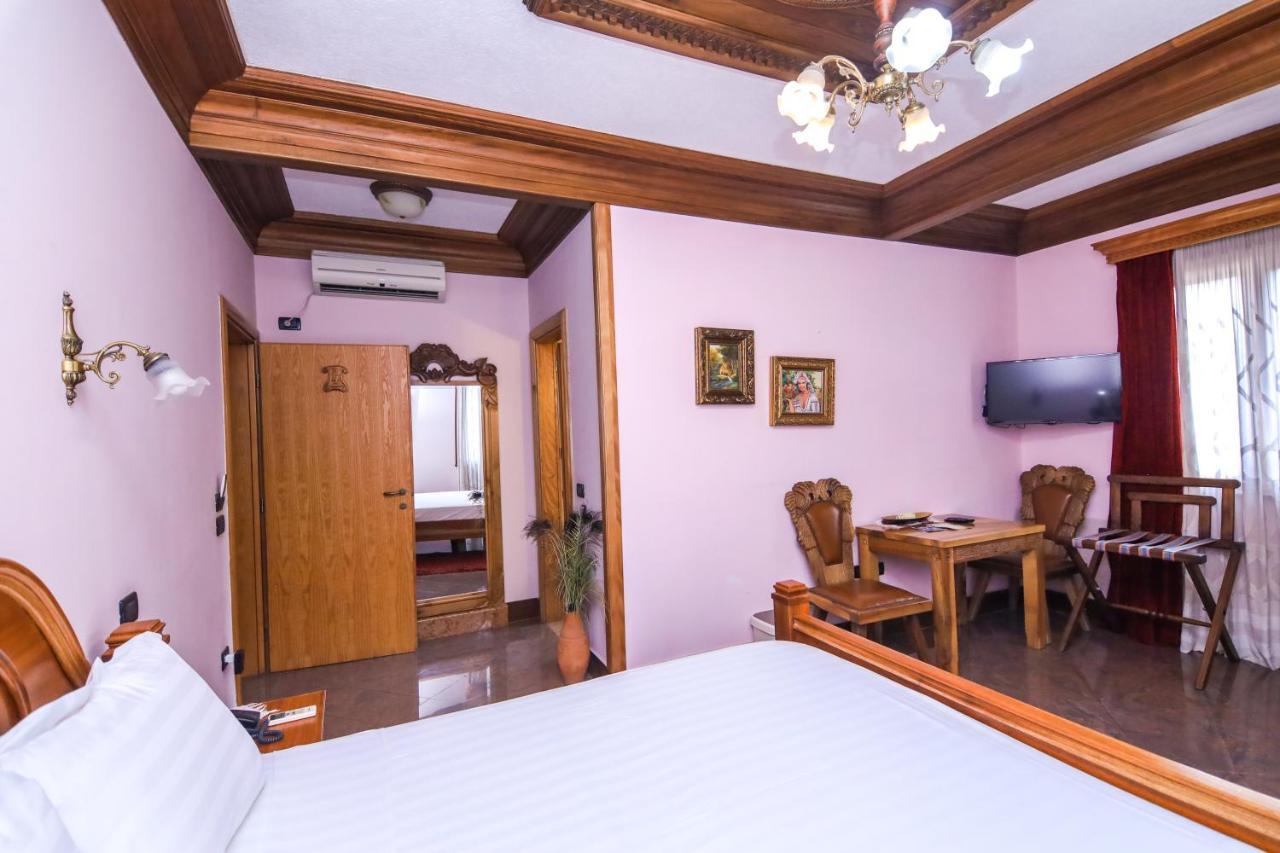 Brilant Antik Hotel Тирана Экстерьер фото