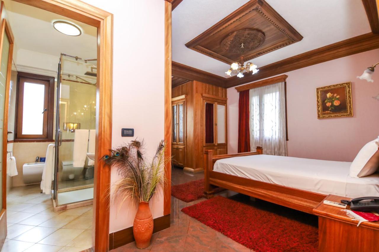 Brilant Antik Hotel Тирана Экстерьер фото