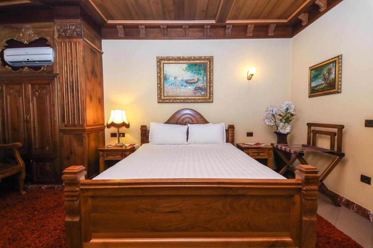 Brilant Antik Hotel Тирана Экстерьер фото