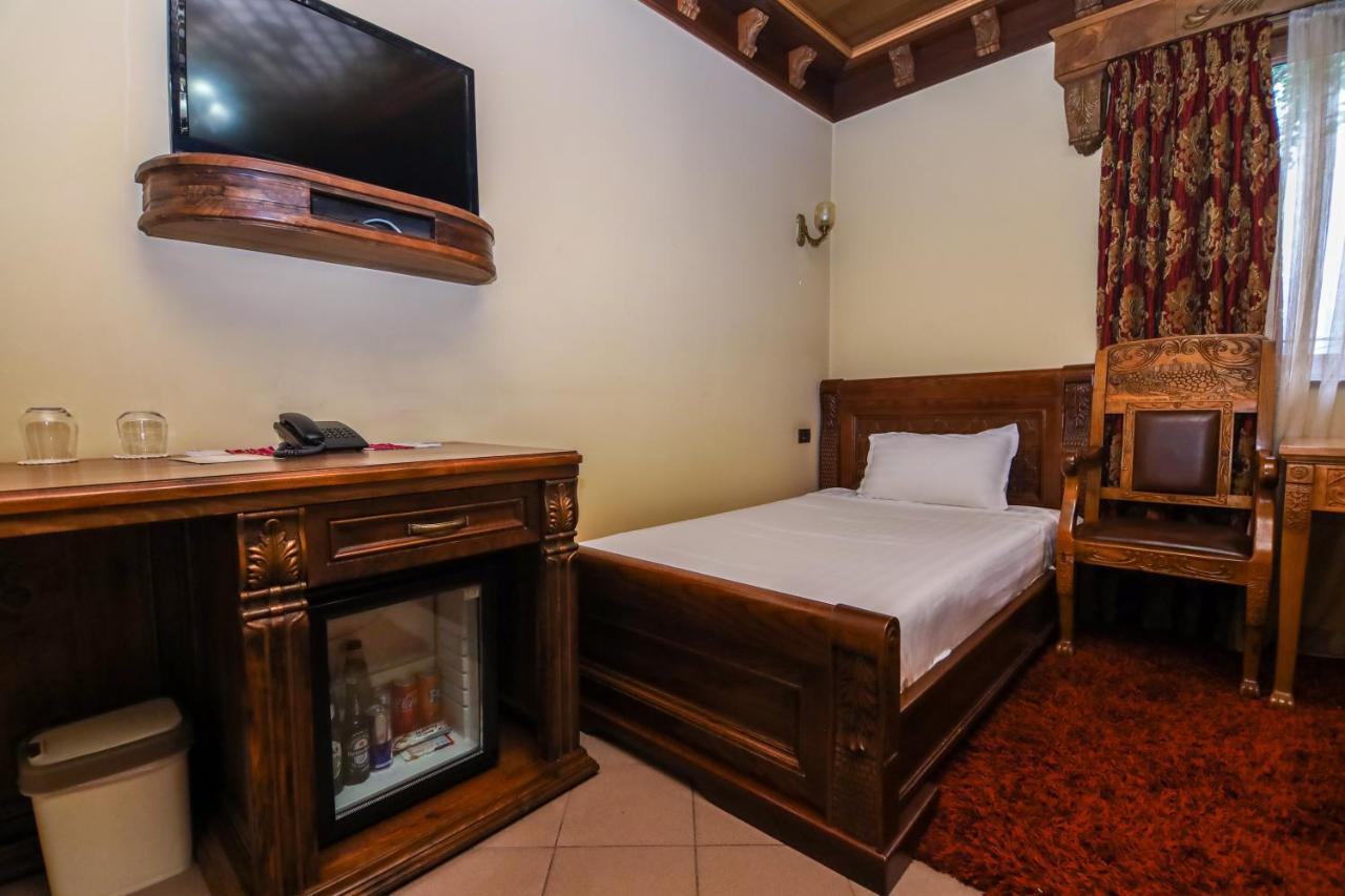 Brilant Antik Hotel Тирана Экстерьер фото