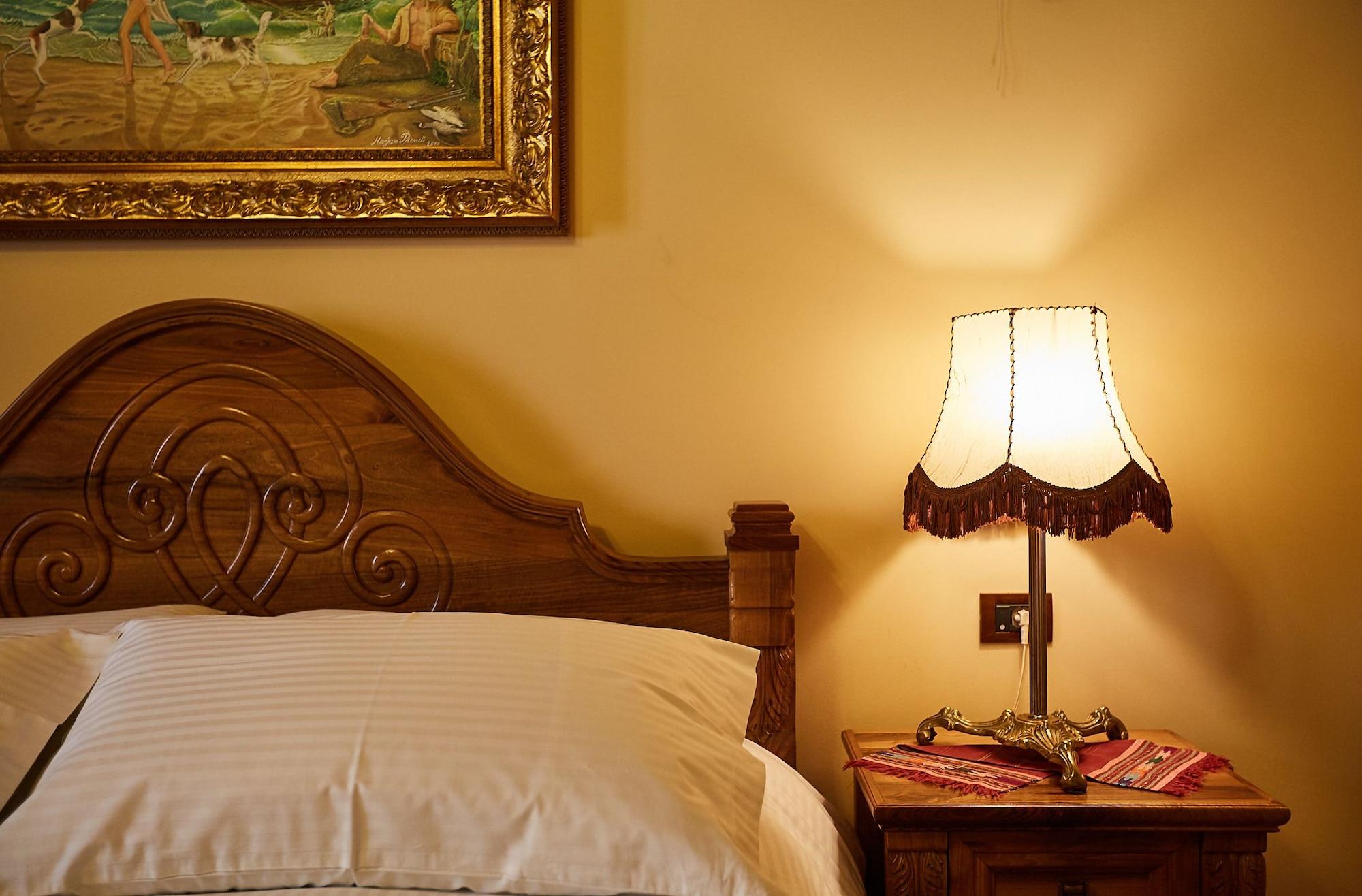 Brilant Antik Hotel Тирана Экстерьер фото