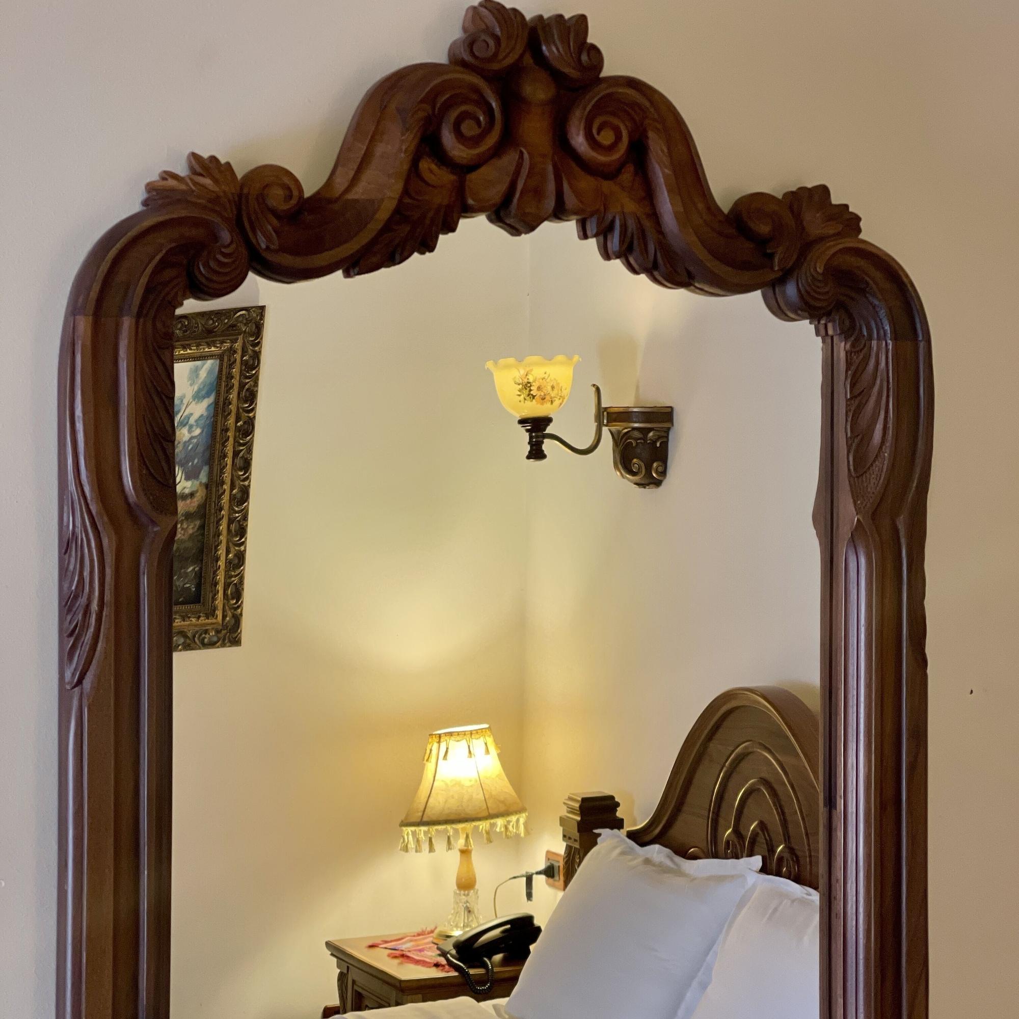 Brilant Antik Hotel Тирана Экстерьер фото
