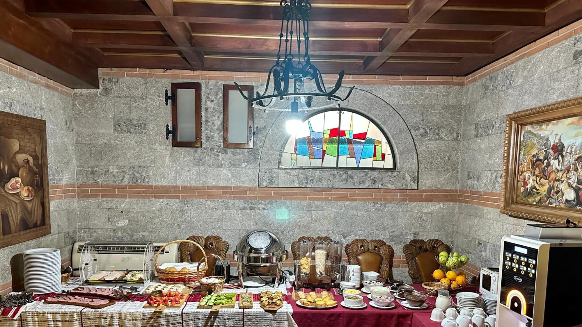Brilant Antik Hotel Тирана Экстерьер фото