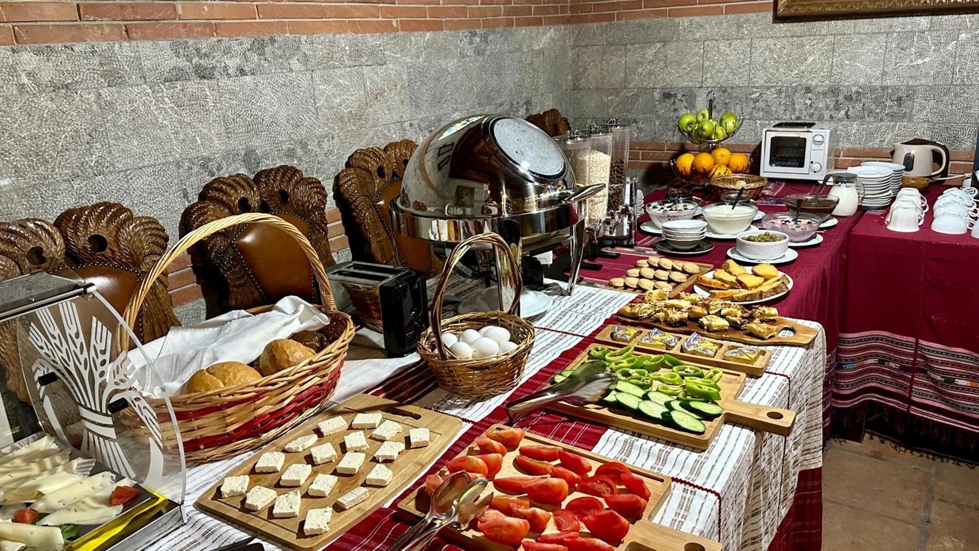 Brilant Antik Hotel Тирана Экстерьер фото