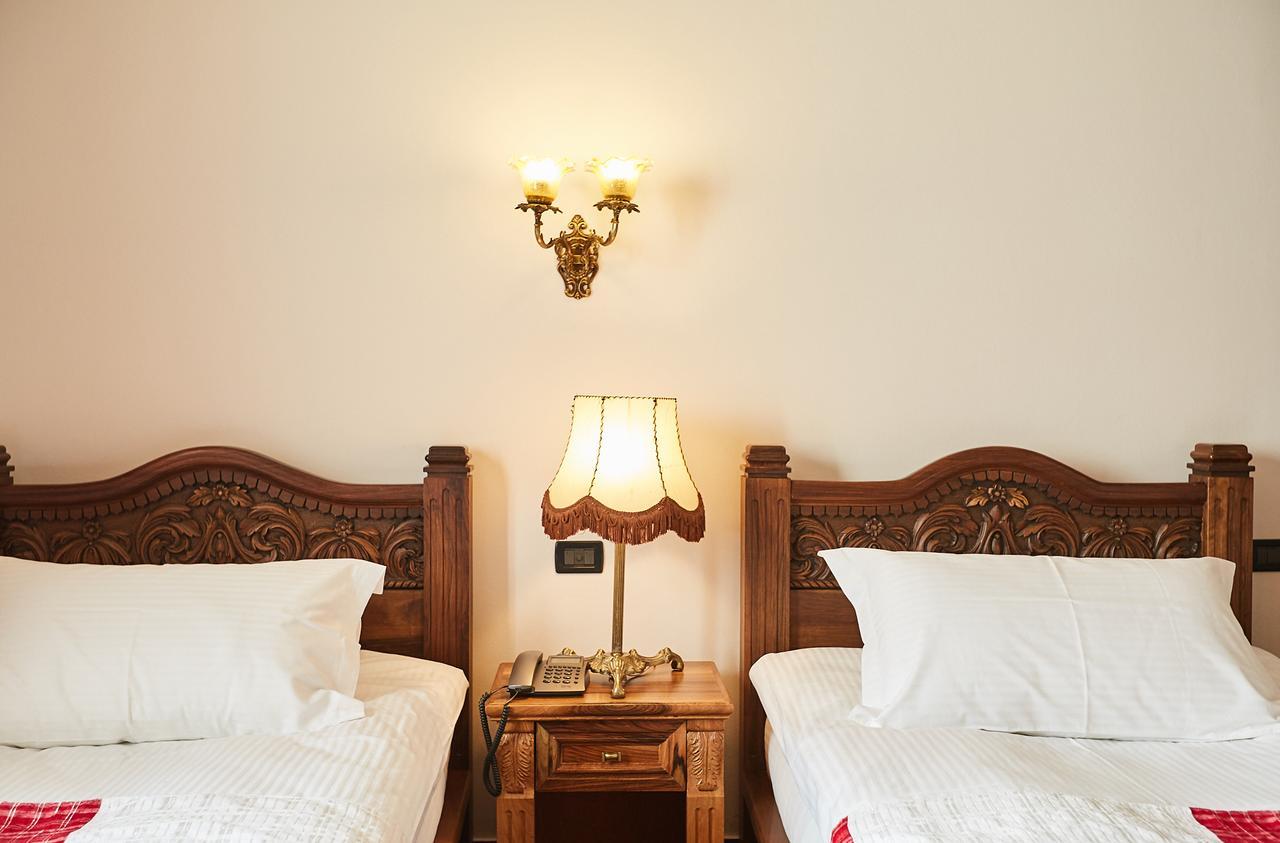 Brilant Antik Hotel Тирана Экстерьер фото